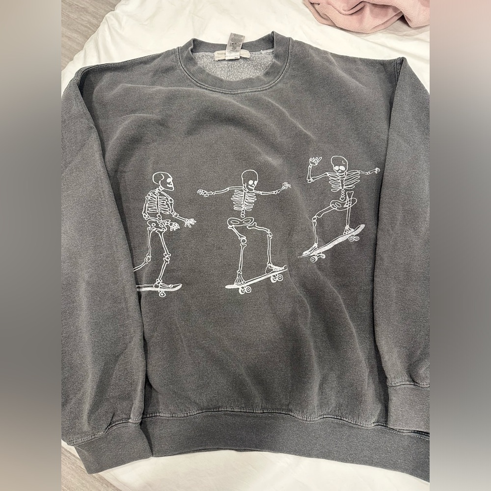 urban outfitters gray crewneck with skeletons skating design